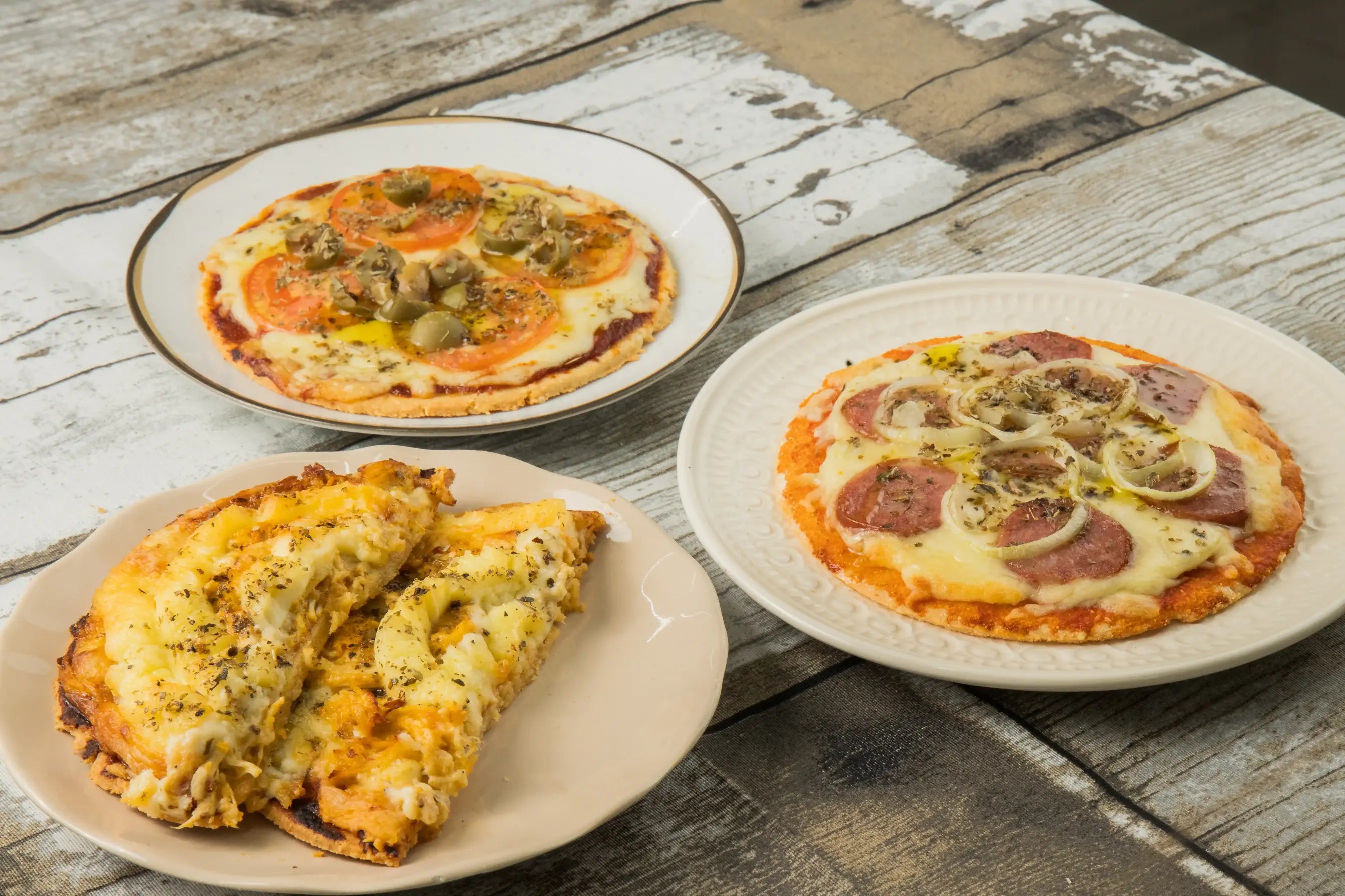 Pizza Low Carb de Calabresa - Flor de Amendoa - Produtos Low Carb